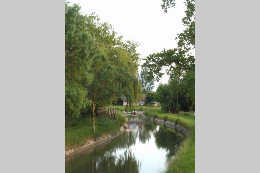 Gîte ANIEL meublé au coeur du Marais Poitevin Maille  Exterior foto